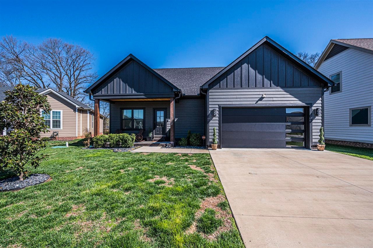 590 Denver Circle