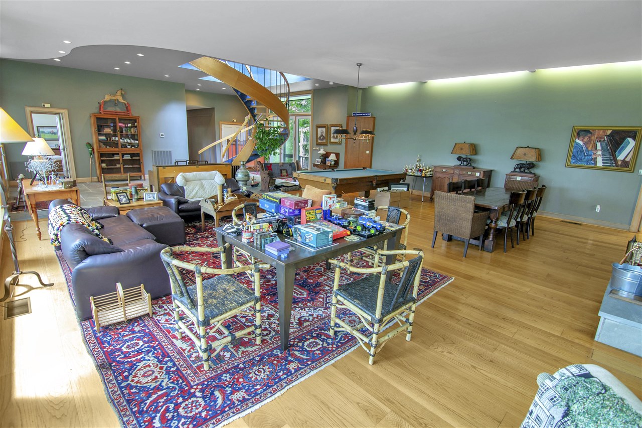 Scottsville, Kentucky 42164, United States, 3 Bedrooms Bedrooms, ,3 BathroomsBathrooms,Residential,Active,136350