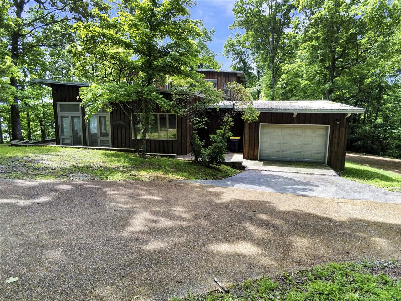 Scottsville, Kentucky 42164, United States, 3 Bedrooms Bedrooms, ,3 BathroomsBathrooms,Residential,Active,136350