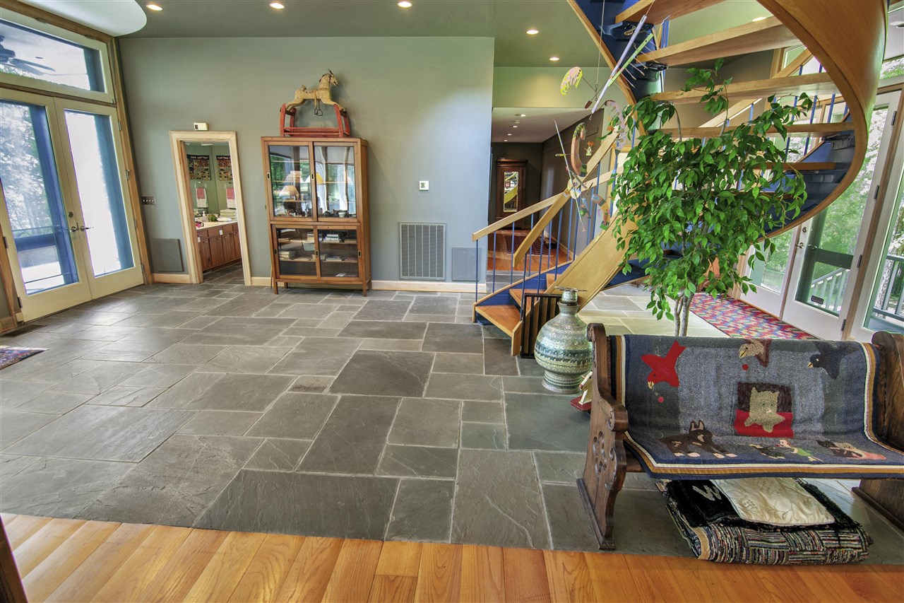 Scottsville, Kentucky 42164, United States, 3 Bedrooms Bedrooms, ,3 BathroomsBathrooms,Residential,Active,136350