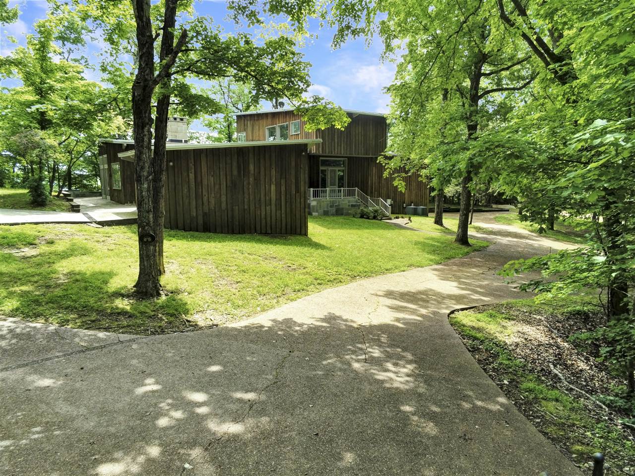 Scottsville, Kentucky 42164, United States, 3 Bedrooms Bedrooms, ,3 BathroomsBathrooms,Residential,Active,136350