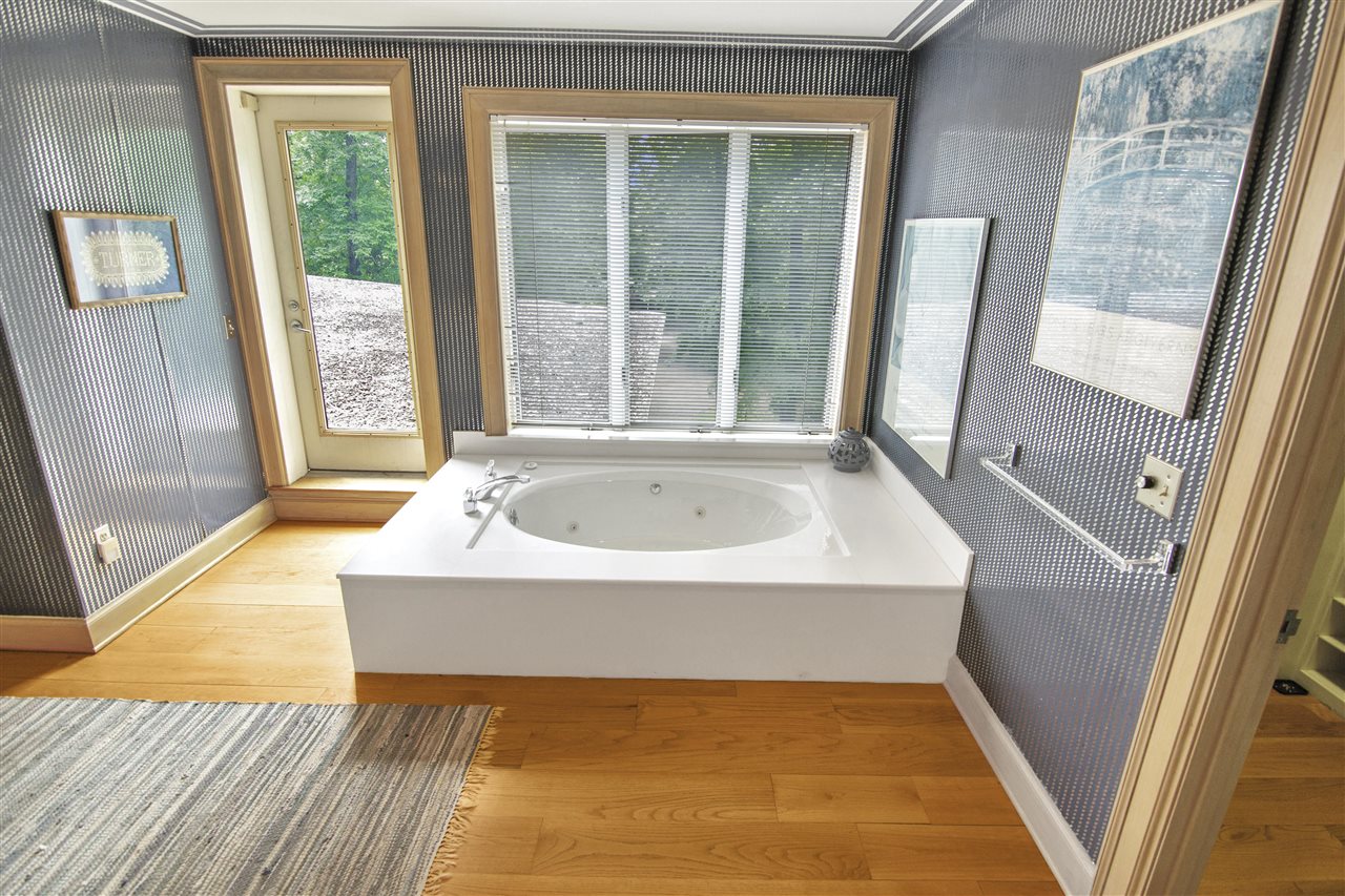 Scottsville, Kentucky 42164, United States, 3 Bedrooms Bedrooms, ,3 BathroomsBathrooms,Residential,Active,136350