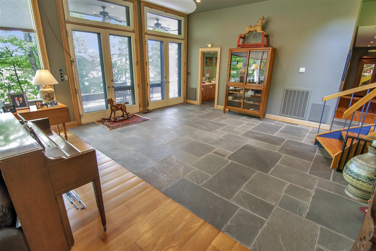 Scottsville, Kentucky 42164, United States, 3 Bedrooms Bedrooms, ,3 BathroomsBathrooms,Residential,Active,136350