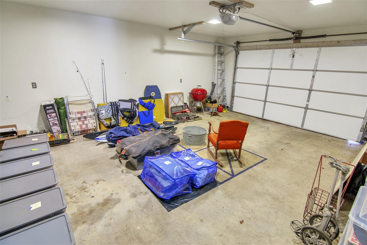 Scottsville, Kentucky 42164, United States, 3 Bedrooms Bedrooms, ,3 BathroomsBathrooms,Residential,Active,136350