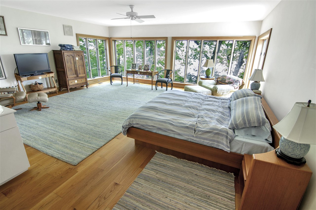 Scottsville, Kentucky 42164, United States, 3 Bedrooms Bedrooms, ,3 BathroomsBathrooms,Residential,Active,136350