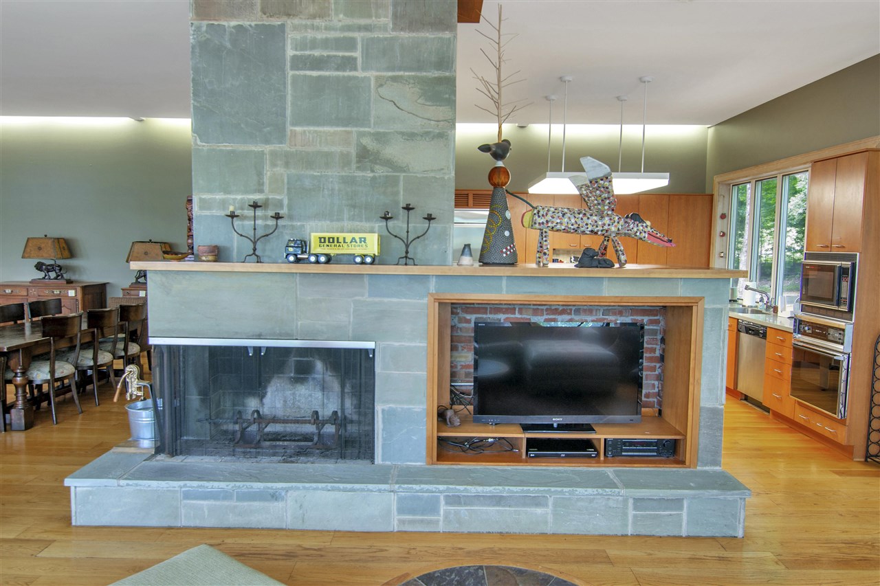 Scottsville, Kentucky 42164, United States, 3 Bedrooms Bedrooms, ,3 BathroomsBathrooms,Residential,Active,136350