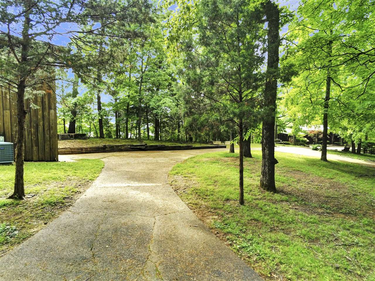 Scottsville, Kentucky 42164, United States, 3 Bedrooms Bedrooms, ,3 BathroomsBathrooms,Residential,Active,136350