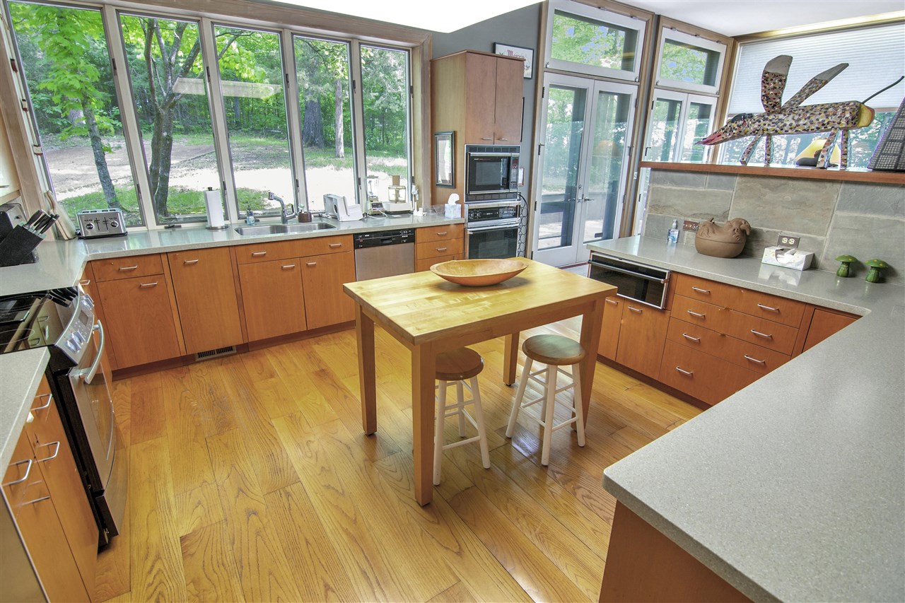 Scottsville, Kentucky 42164, United States, 3 Bedrooms Bedrooms, ,3 BathroomsBathrooms,Residential,Active,136350