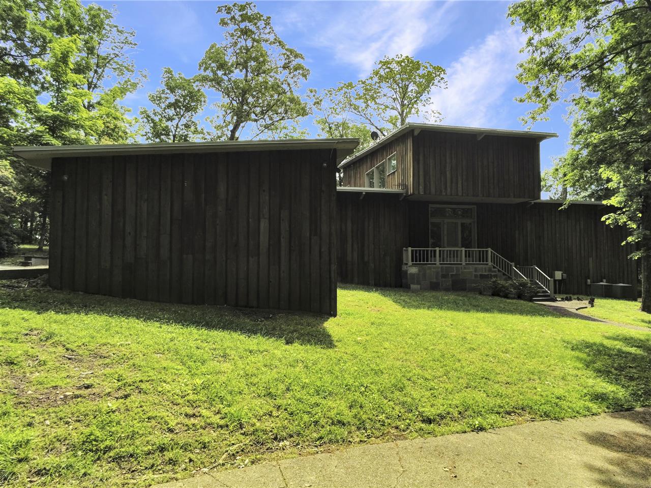 Scottsville, Kentucky 42164, United States, 3 Bedrooms Bedrooms, ,3 BathroomsBathrooms,Residential,Active,136350