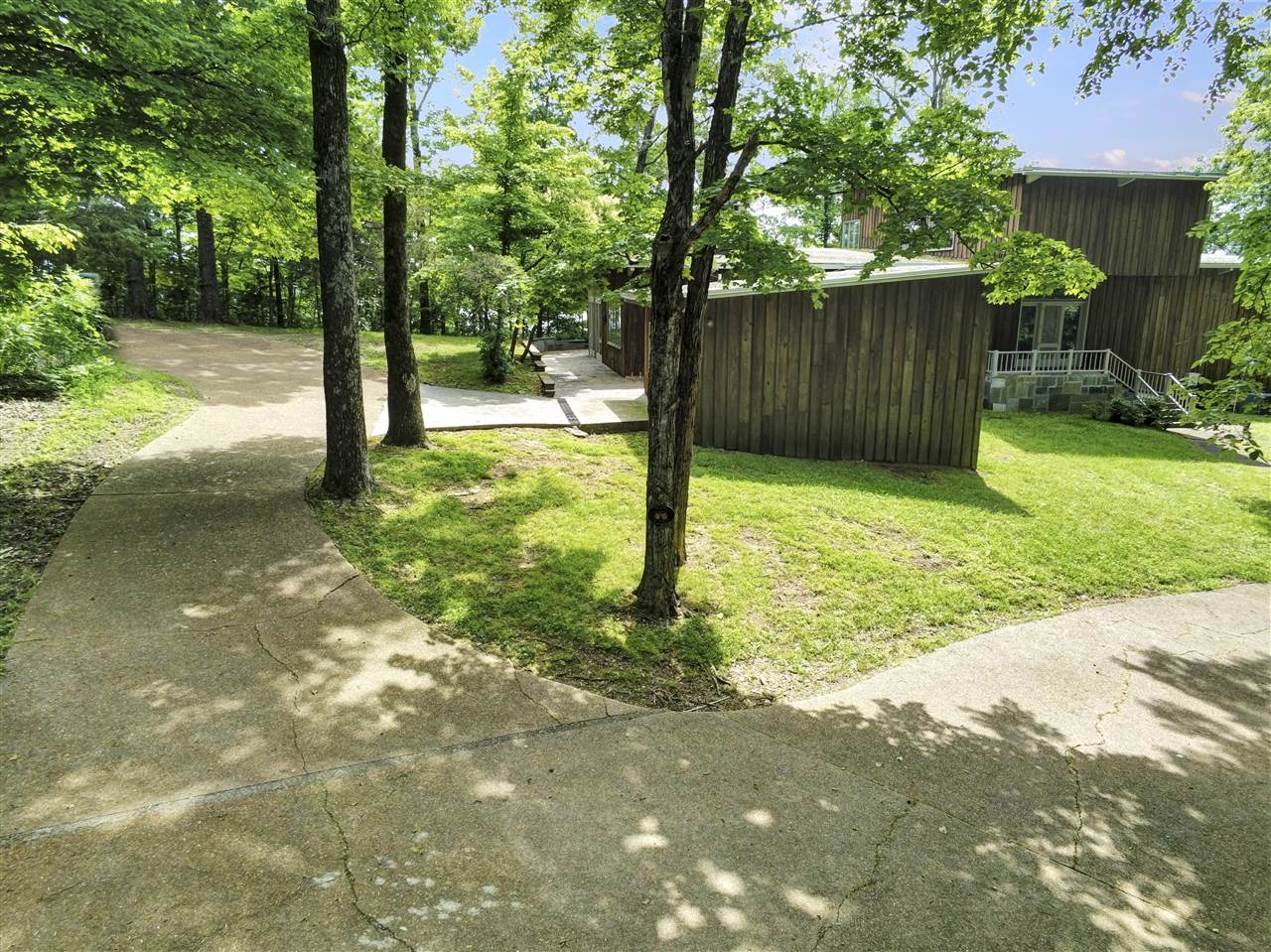 Scottsville, Kentucky 42164, United States, 3 Bedrooms Bedrooms, ,3 BathroomsBathrooms,Residential,Active,136350