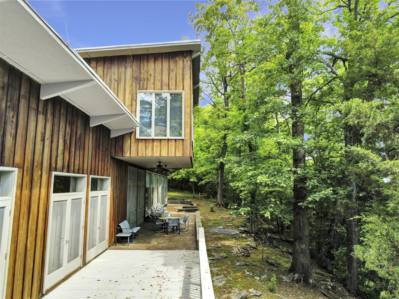 Scottsville, Kentucky 42164, United States, 3 Bedrooms Bedrooms, ,3 BathroomsBathrooms,Residential,Active,136350