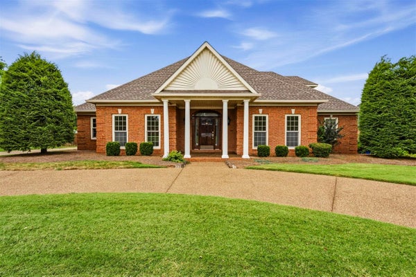 2607 CROSSRIDGE ST, BOWLING GREEN, KY 42104 - Image f33fded62cb34c32bf7e8bb5b8c189f2/2999979280