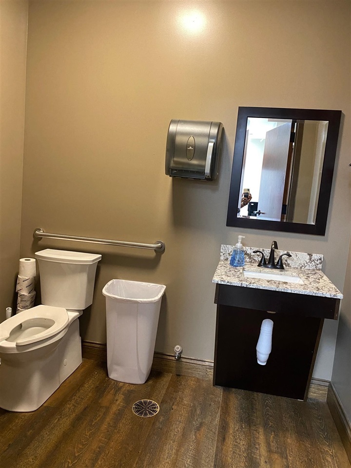 Cave City, Kentucky 42127, United States, ,Commercial,Active,115346