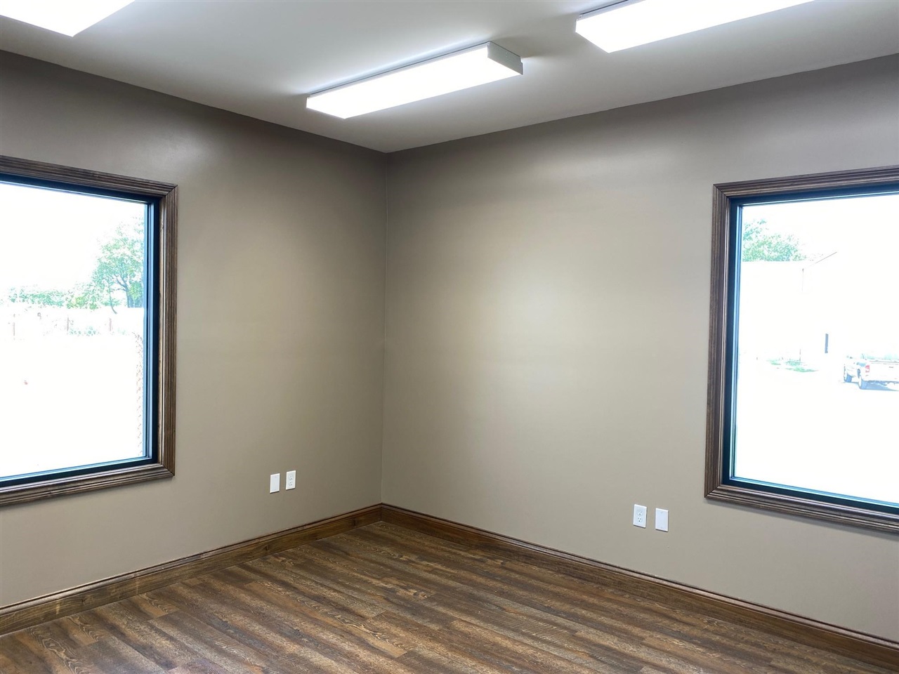 Cave City, Kentucky 42127, United States, ,Commercial,Active,115346