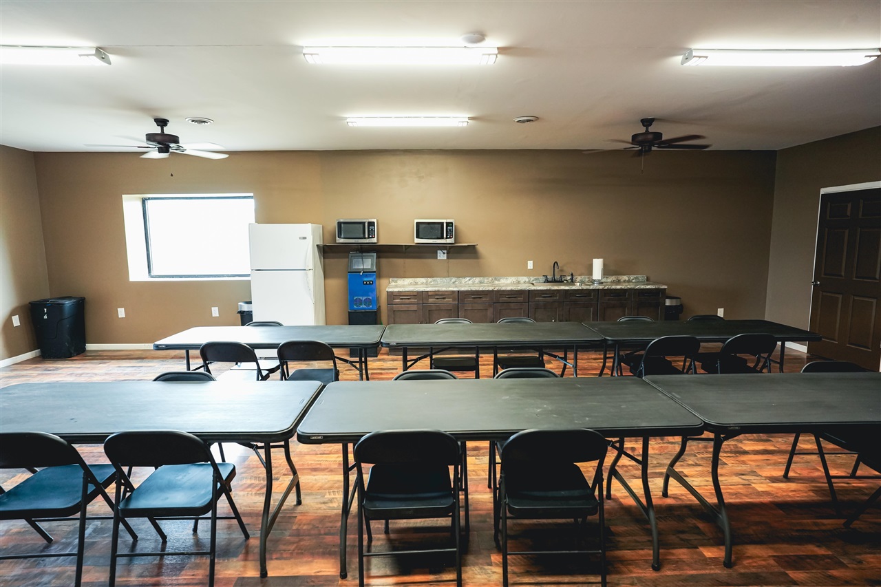 Cave City, Kentucky 42127, United States, ,Commercial,Active,115346