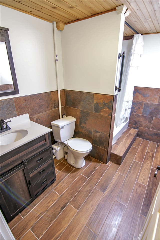 Glasgow, Kentucky 42141, United States, 4 Bedrooms Bedrooms, ,2 BathroomsBathrooms,Residential,Active,232778