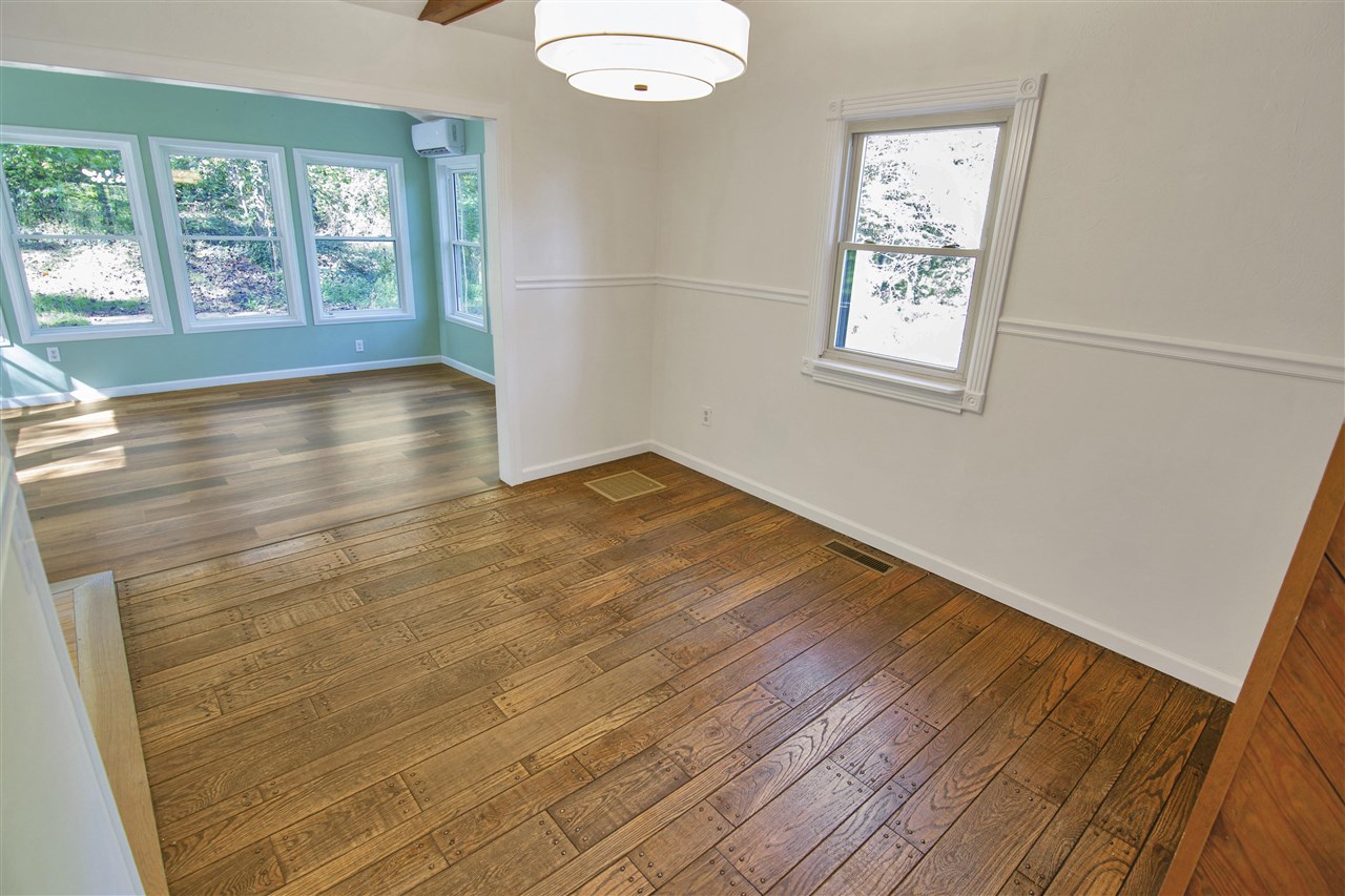 Glasgow, Kentucky 42141, United States, 4 Bedrooms Bedrooms, ,2 BathroomsBathrooms,Residential,Active,232778