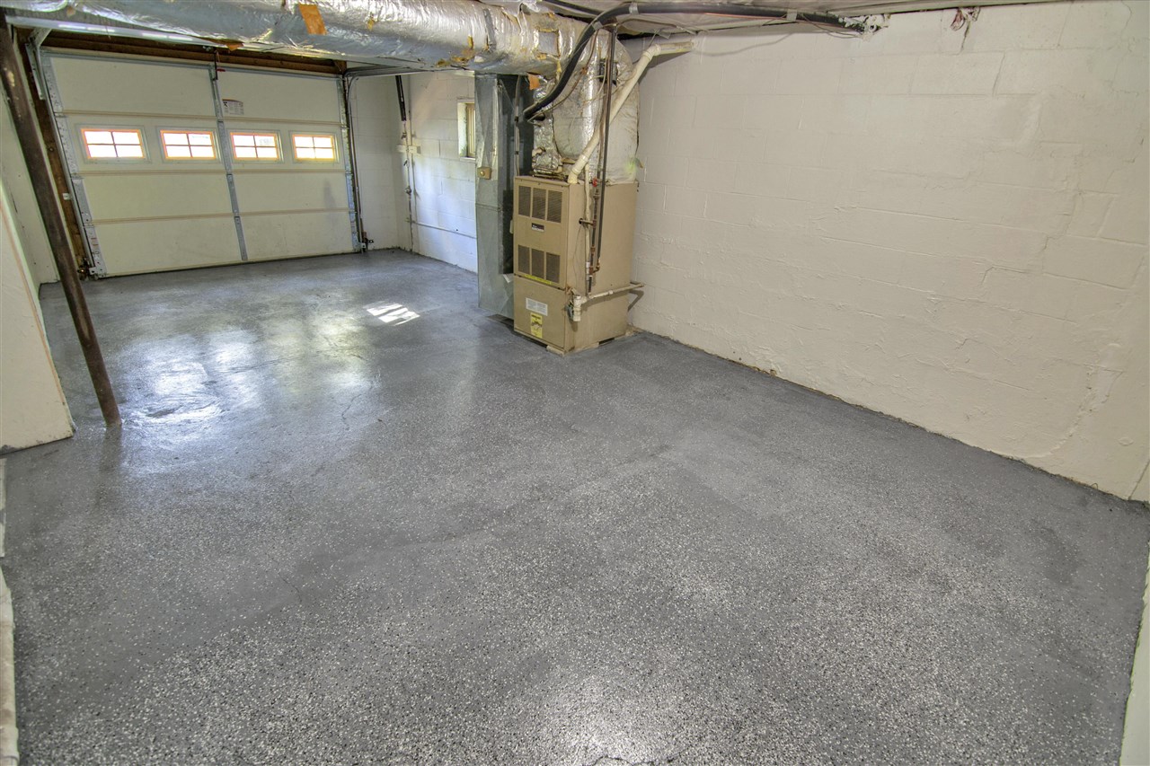 Glasgow, Kentucky 42141, United States, 4 Bedrooms Bedrooms, ,2 BathroomsBathrooms,Residential,Active,232778