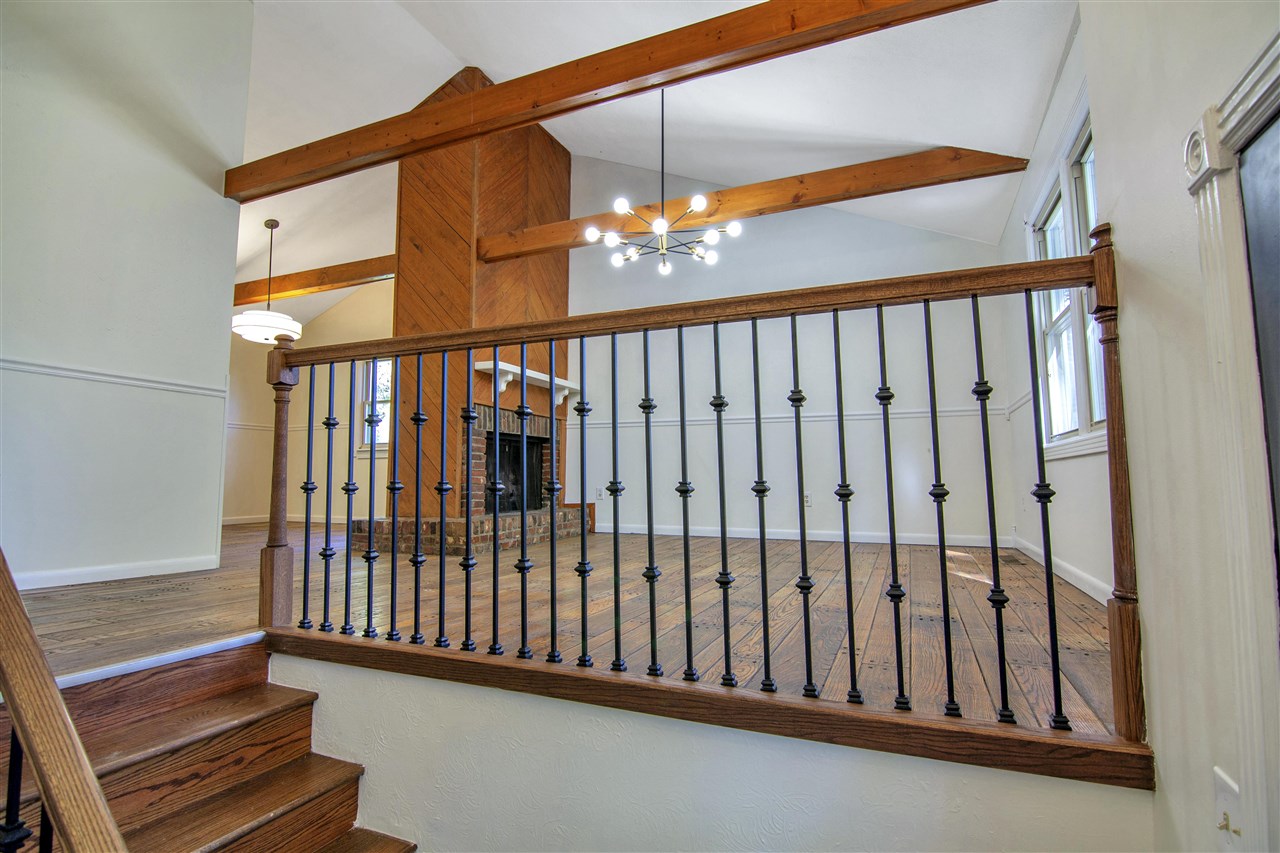 Glasgow, Kentucky 42141, United States, 4 Bedrooms Bedrooms, ,2 BathroomsBathrooms,Residential,Active,232778