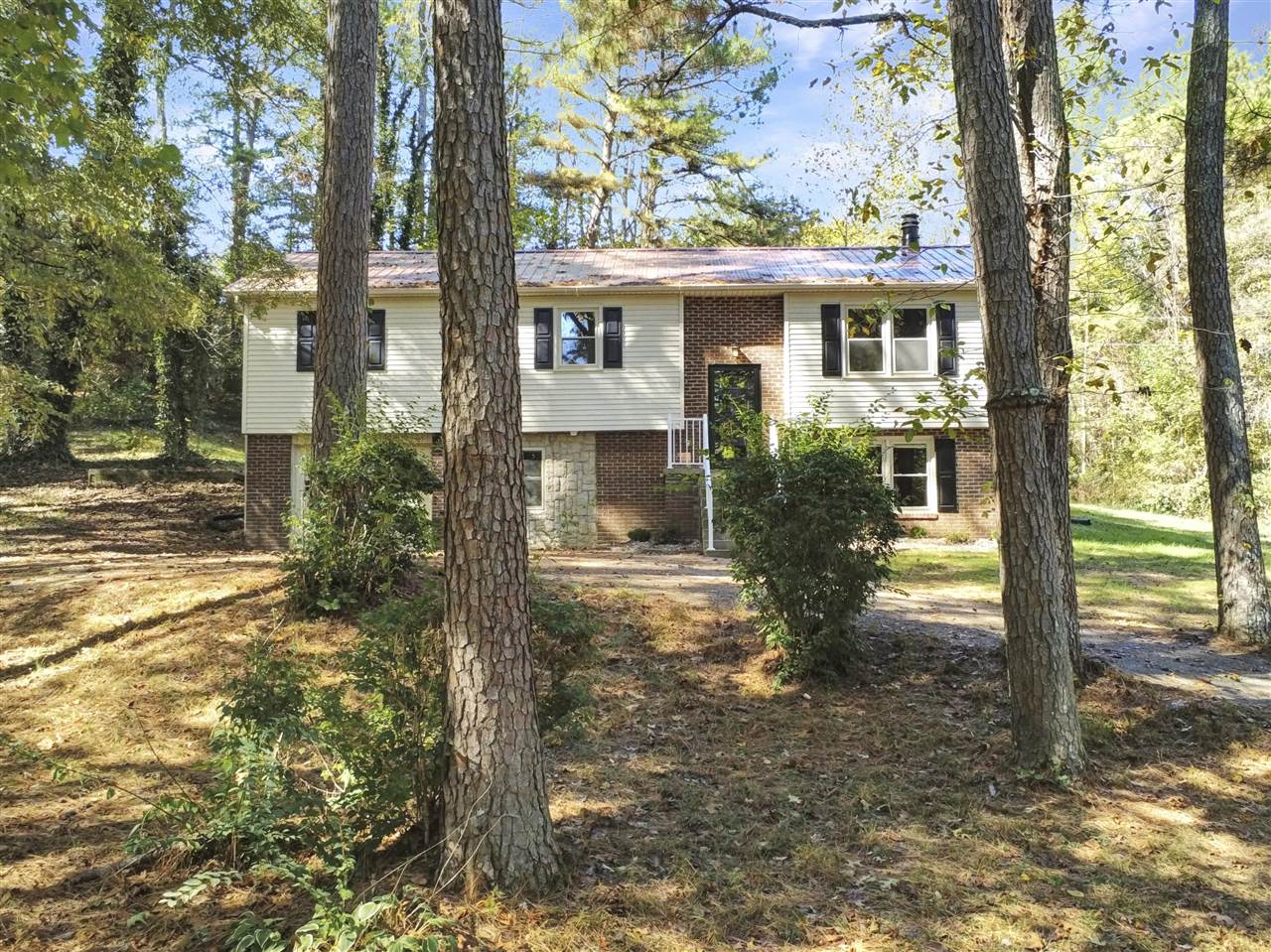 Glasgow, Kentucky 42141, United States, 4 Bedrooms Bedrooms, ,2 BathroomsBathrooms,Residential,Active,232778