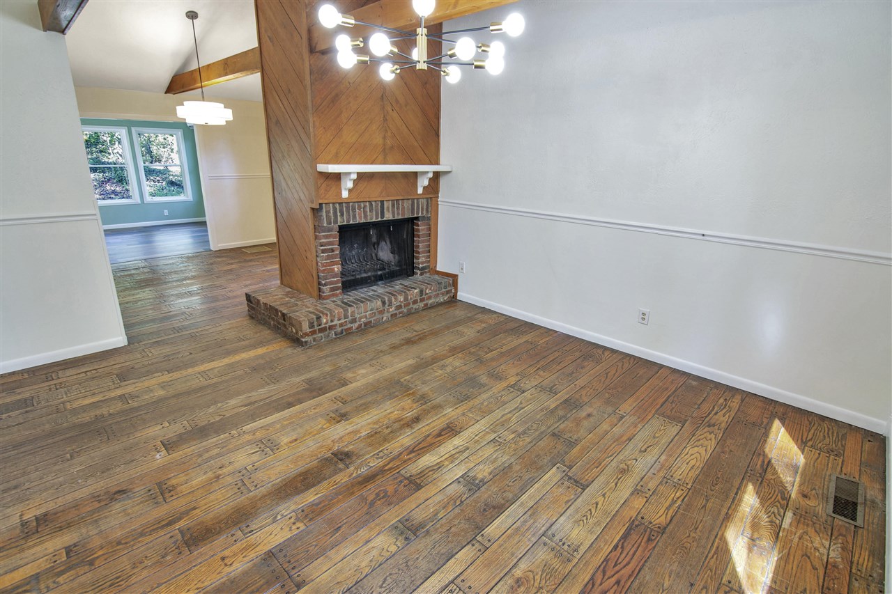 Glasgow, Kentucky 42141, United States, 4 Bedrooms Bedrooms, ,2 BathroomsBathrooms,Residential,Active,232778