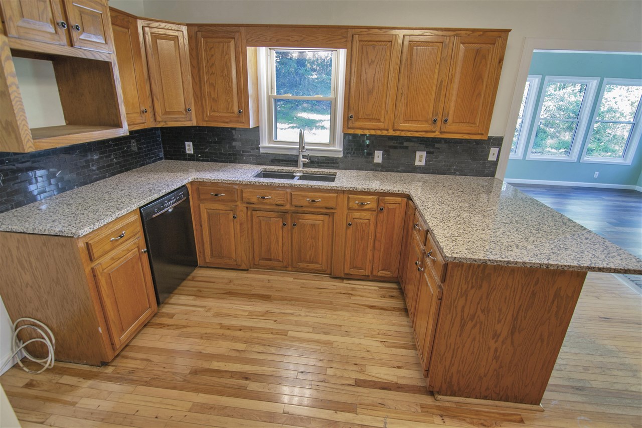 Glasgow, Kentucky 42141, United States, 4 Bedrooms Bedrooms, ,2 BathroomsBathrooms,Residential,Active,232778