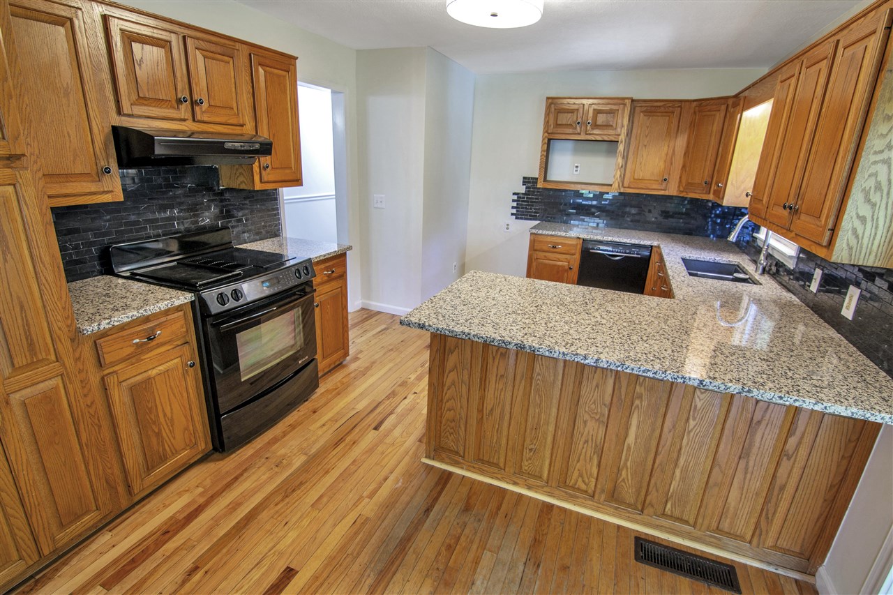 Glasgow, Kentucky 42141, United States, 4 Bedrooms Bedrooms, ,2 BathroomsBathrooms,Residential,Active,232778