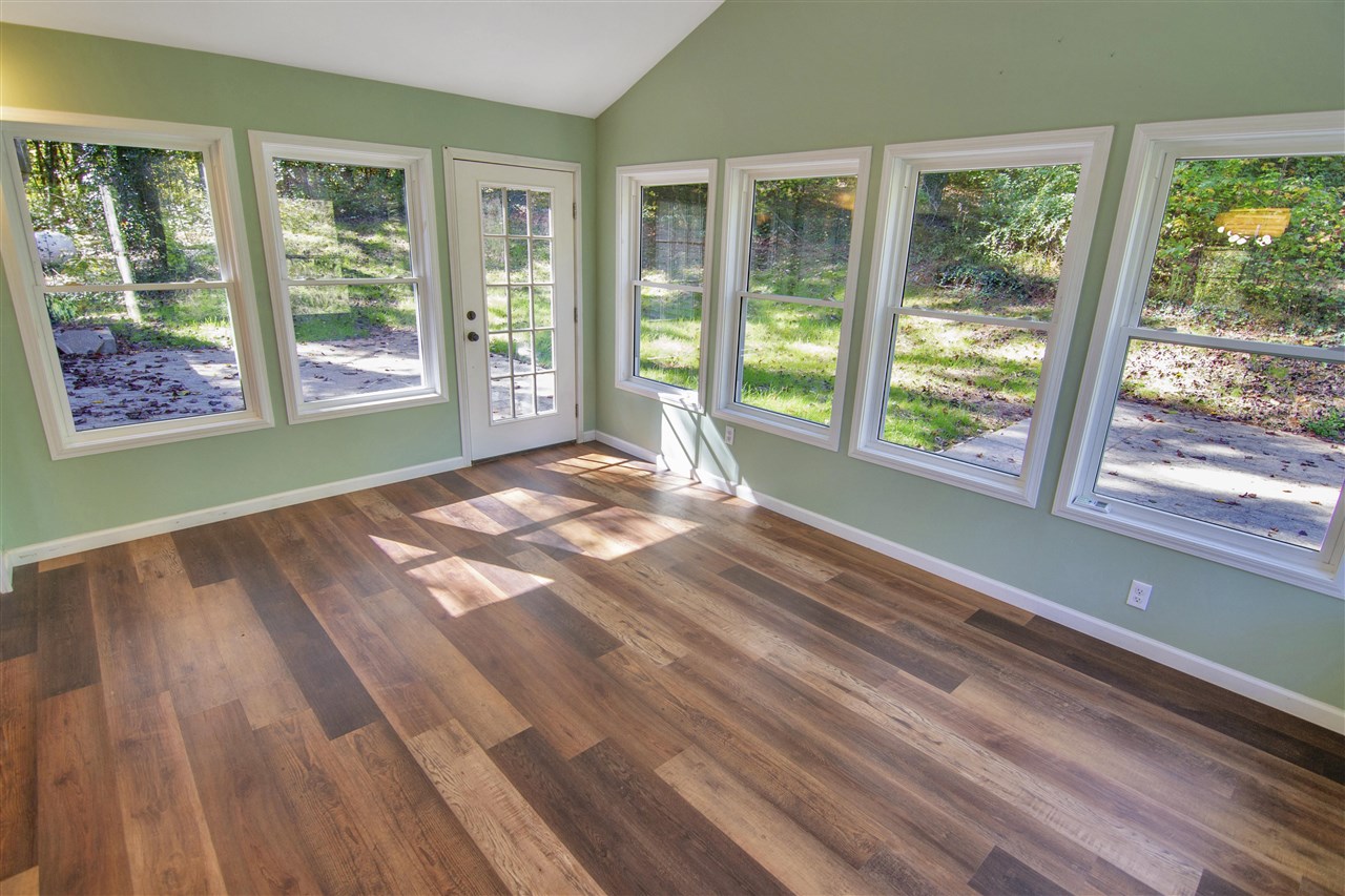 Glasgow, Kentucky 42141, United States, 4 Bedrooms Bedrooms, ,2 BathroomsBathrooms,Residential,Active,232778