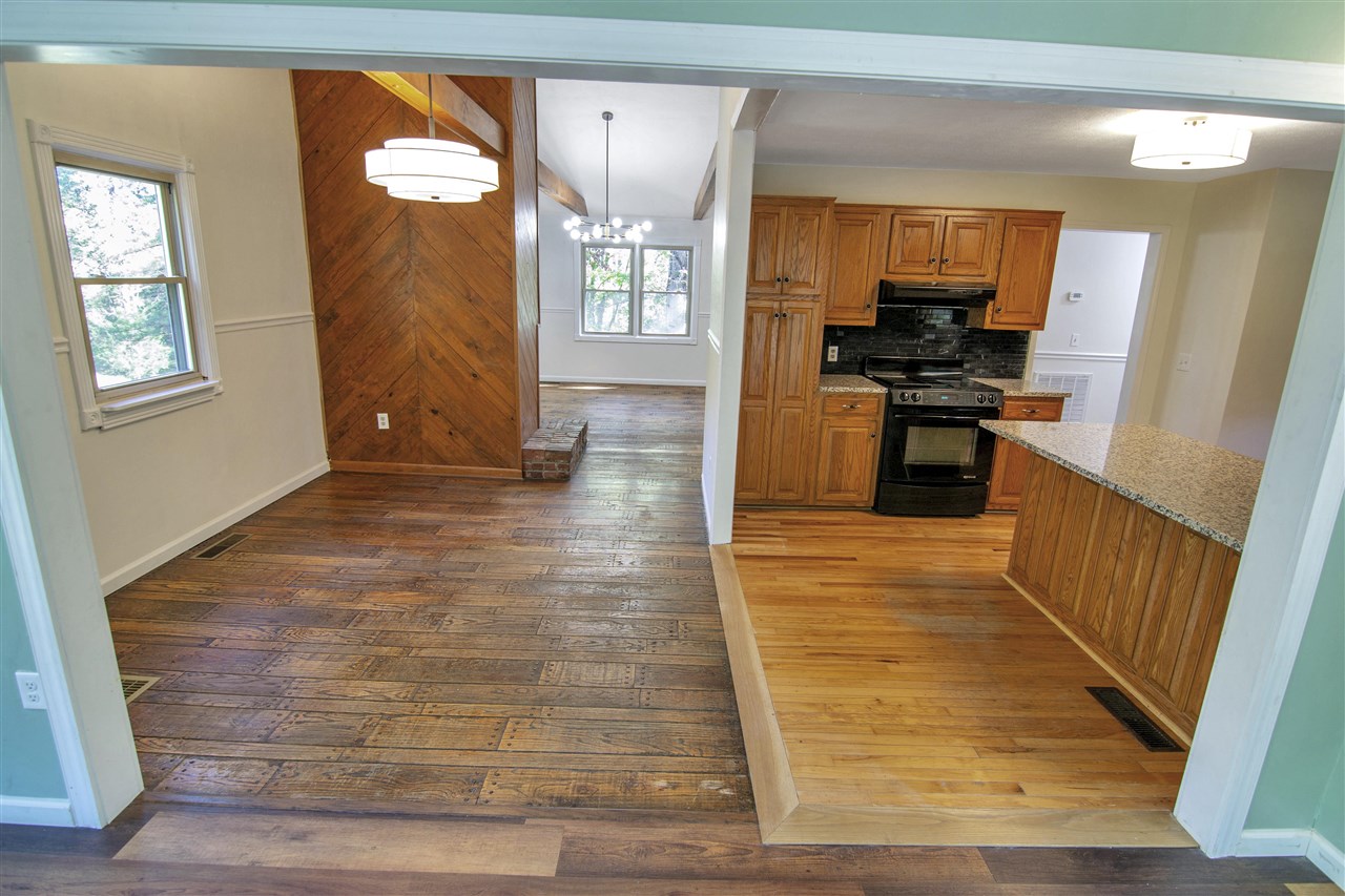 Glasgow, Kentucky 42141, United States, 4 Bedrooms Bedrooms, ,2 BathroomsBathrooms,Residential,Active,232778