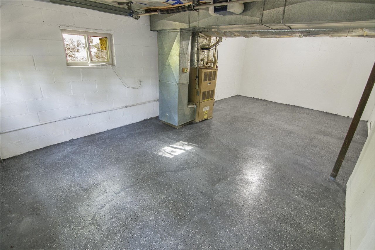 Glasgow, Kentucky 42141, United States, 4 Bedrooms Bedrooms, ,2 BathroomsBathrooms,Residential,Active,232778