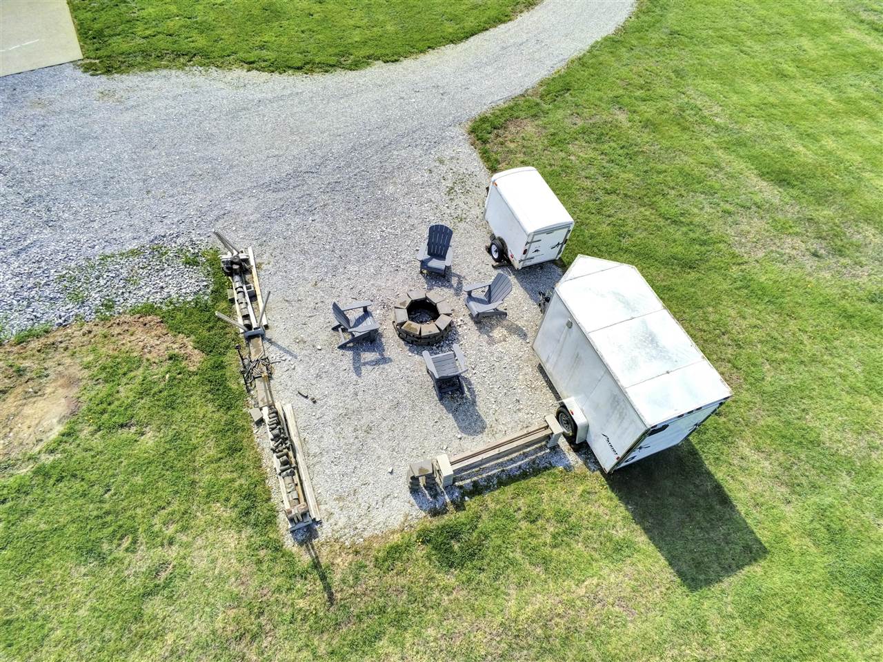 Glasgow, Kentucky 42141, United States, 5 Bedrooms Bedrooms, ,3 BathroomsBathrooms,Residential,Pending,107890