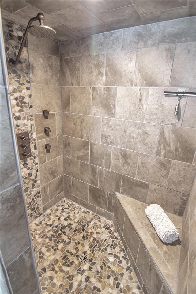 Glasgow, Kentucky 42141, United States, 5 Bedrooms Bedrooms, ,3 BathroomsBathrooms,Residential,Pending,107890