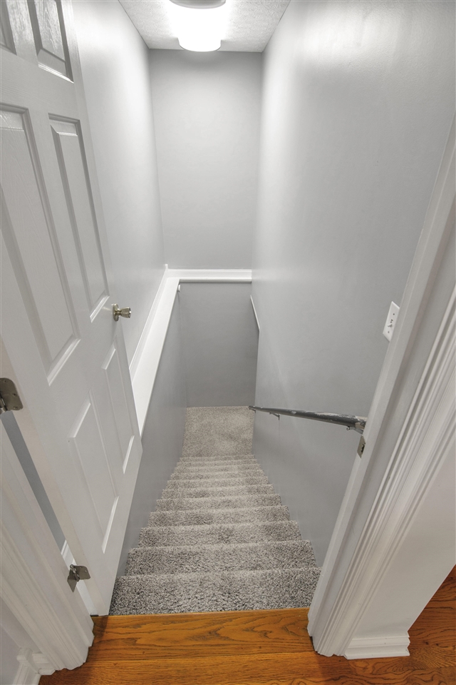 Glasgow, Kentucky 42141, United States, 5 Bedrooms Bedrooms, ,3 BathroomsBathrooms,Residential,Pending,107890