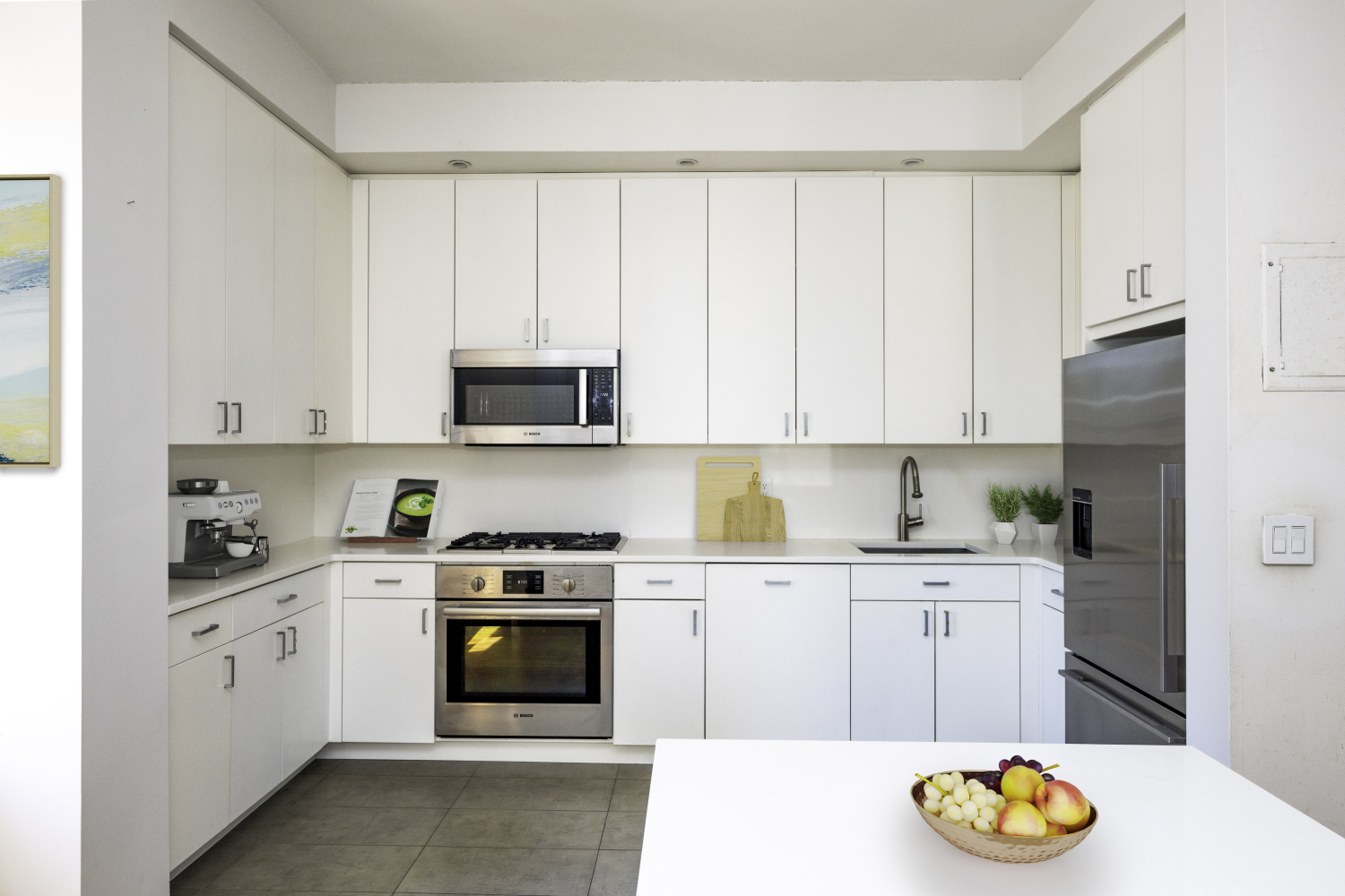 New York City, New York 10013, United States, 3 Bedrooms Bedrooms, ,2 BathroomsBathrooms,Residential,Pending,56128