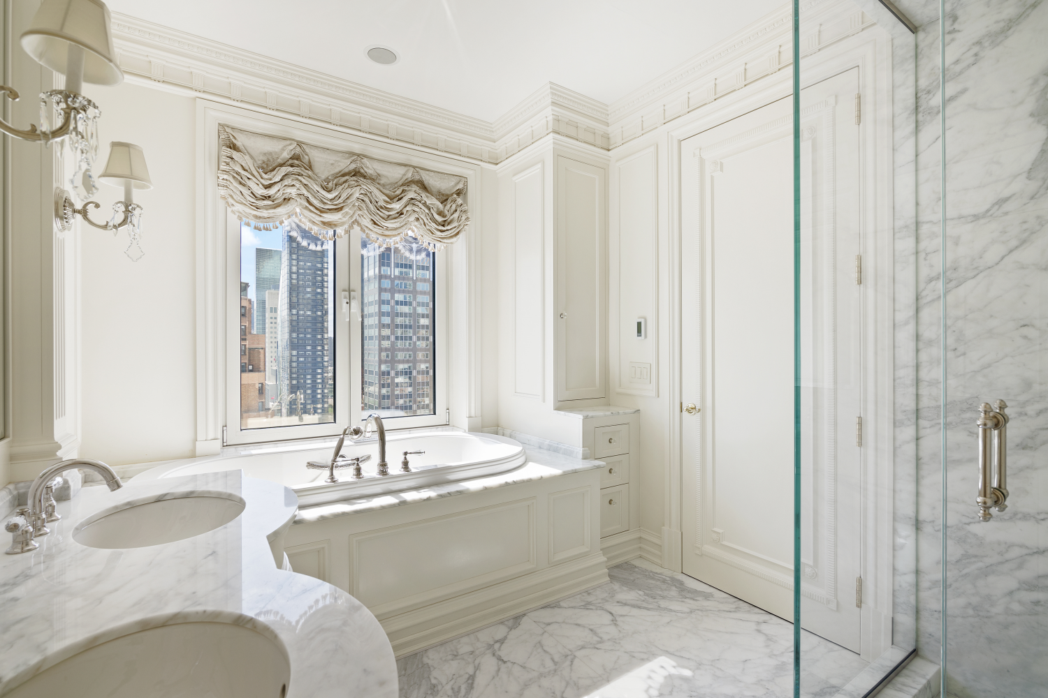 New York City, New York 10022, United States, 5 Bedrooms Bedrooms, ,5 BathroomsBathrooms,Residential,Pending,56671