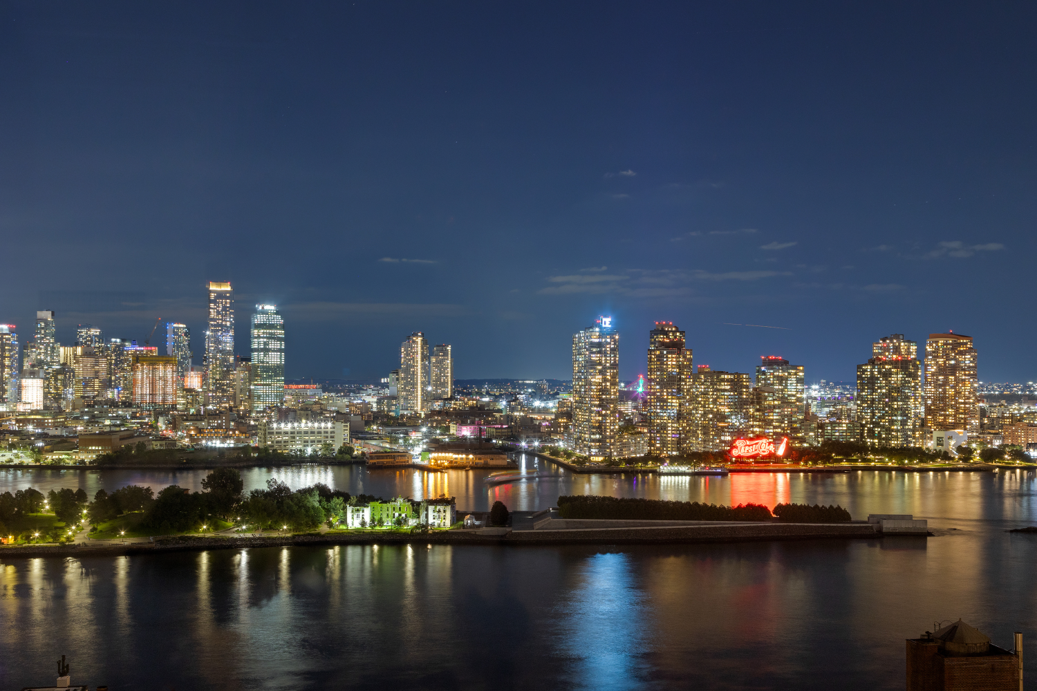 New York City, New York 10022, United States, 5 Bedrooms Bedrooms, ,5 BathroomsBathrooms,Residential,Pending,56671