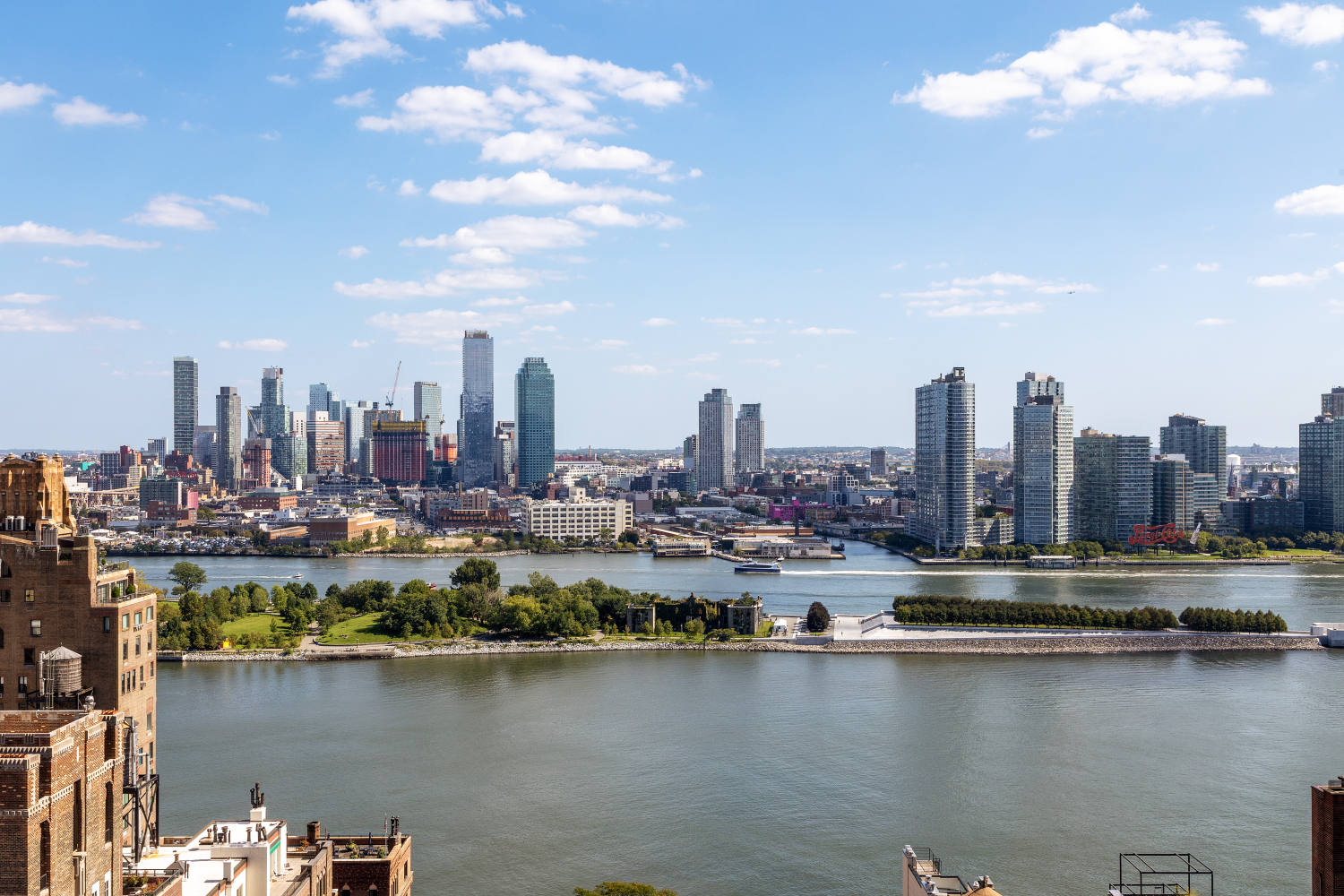 New York City, New York 10022, United States, 5 Bedrooms Bedrooms, ,5 BathroomsBathrooms,Residential,Pending,56671