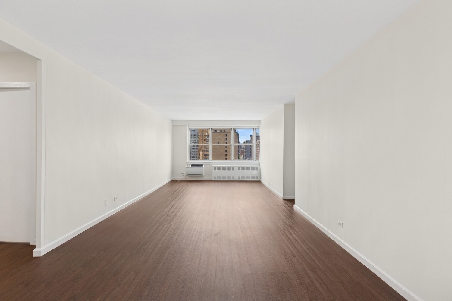 New York City, New York 10021, United States, 2 Bedrooms Bedrooms, ,1 BathroomBathrooms,Residential,Active,166011