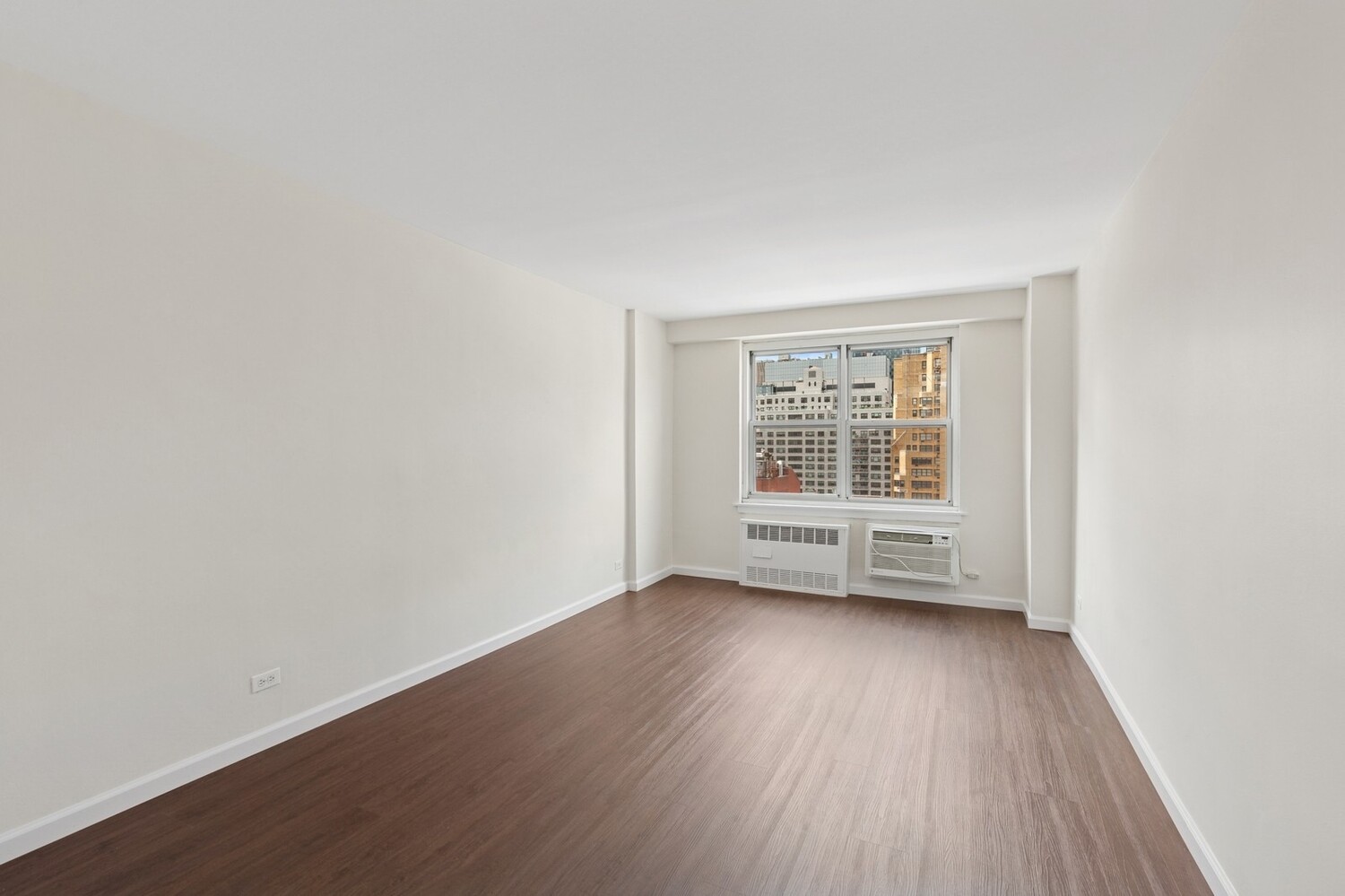 New York City, New York 10021, United States, 2 Bedrooms Bedrooms, ,1 BathroomBathrooms,Residential,Active,166011