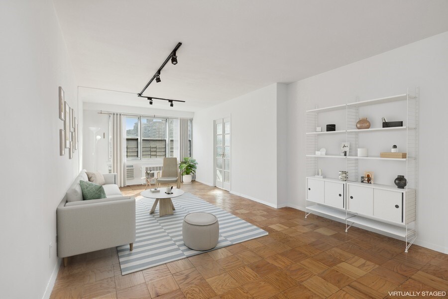 New York City, New York 10021, United States, 2 Bedrooms Bedrooms, ,1 BathroomBathrooms,Residential,Active,166011