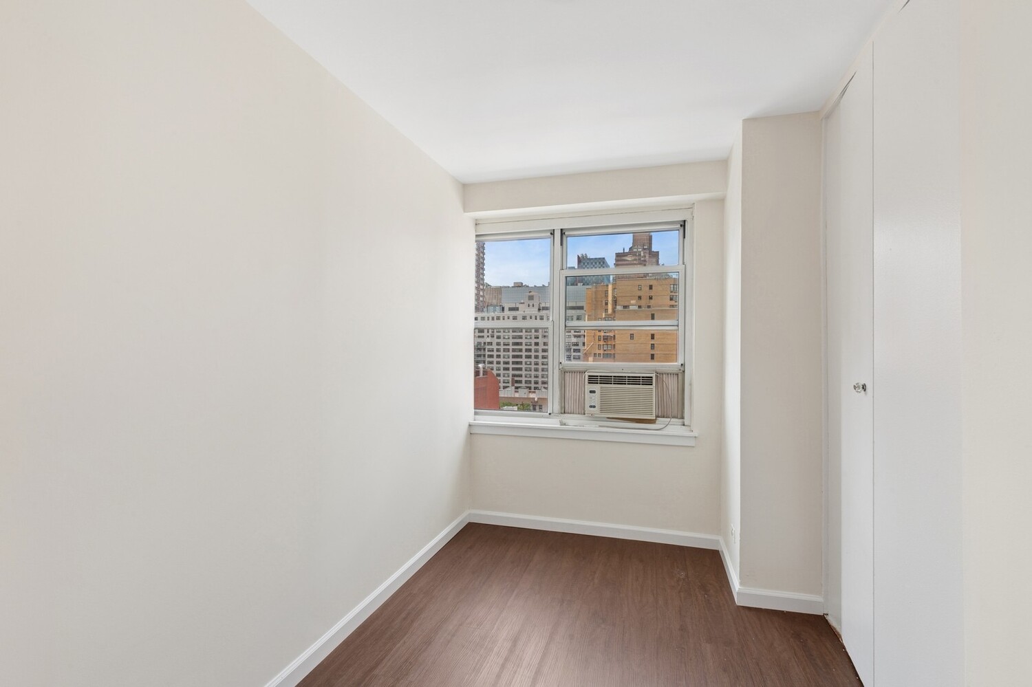 New York City, New York 10021, United States, 2 Bedrooms Bedrooms, ,1 BathroomBathrooms,Residential,Active,166011