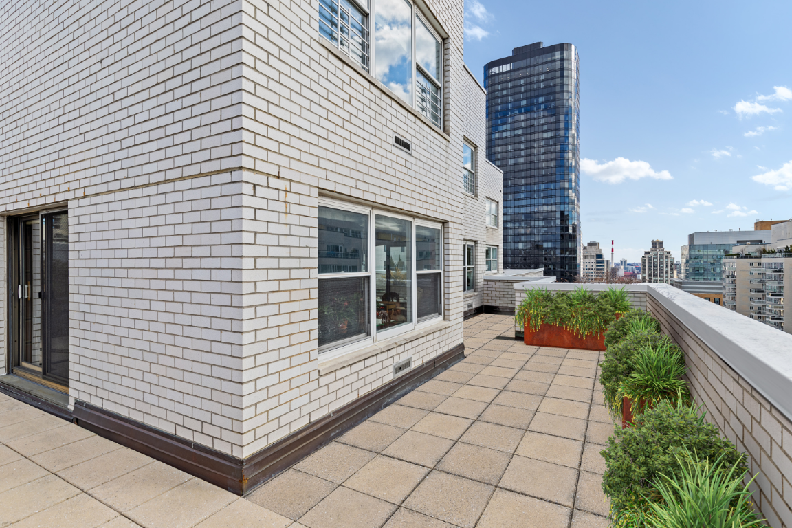 New York City, New York 10065, United States, 4 Bedrooms Bedrooms, ,3 BathroomsBathrooms,Residential,Active,79009