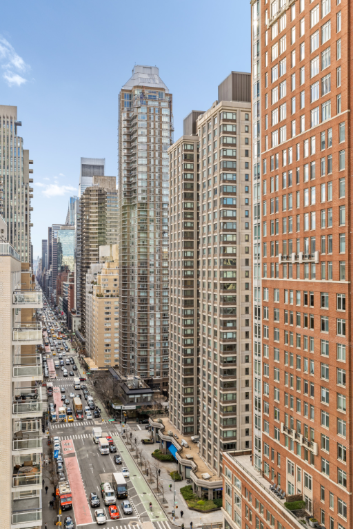 New York City, New York 10065, United States, 4 Bedrooms Bedrooms, ,3 BathroomsBathrooms,Residential,Active,79009