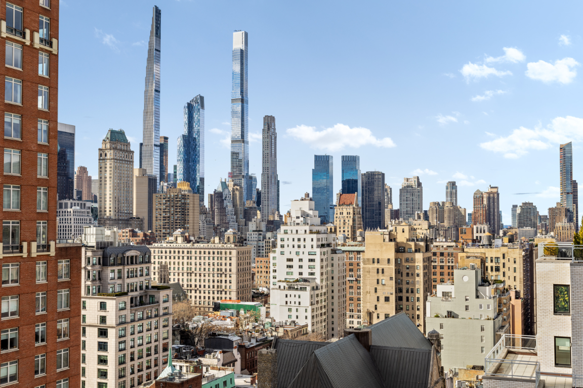 New York City, New York 10065, United States, 4 Bedrooms Bedrooms, ,3 BathroomsBathrooms,Residential,Active,79009