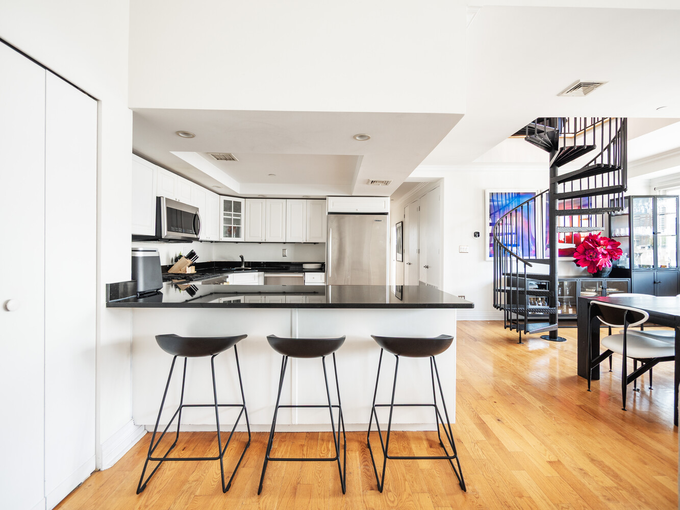 New York City, New York 10007, United States, 3 Bedrooms Bedrooms, ,5 BathroomsBathrooms,Residential,Active,241263