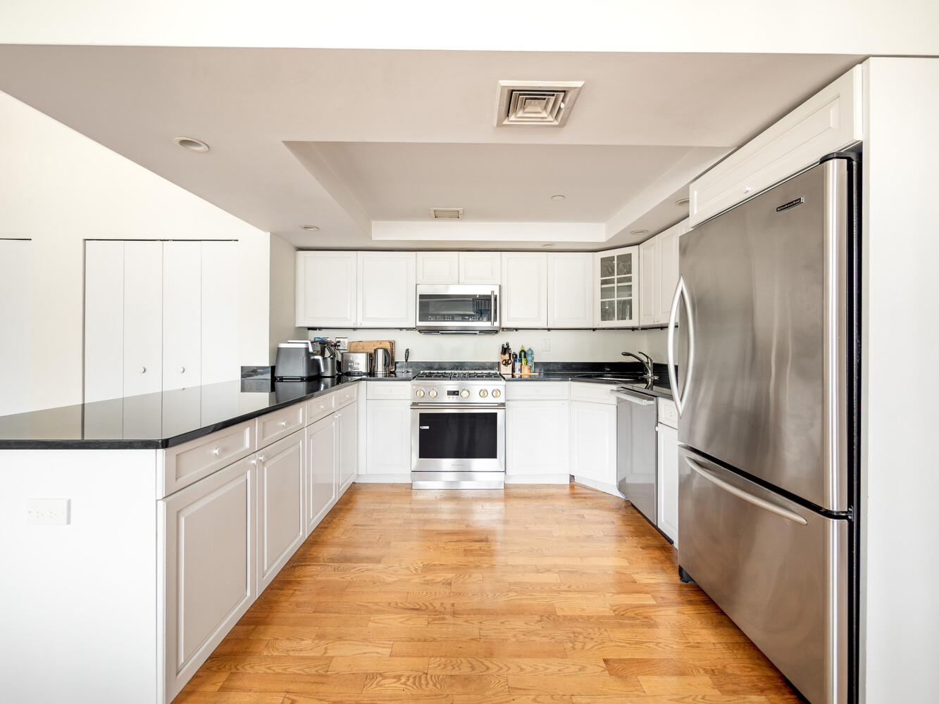 New York City, New York 10007, United States, 3 Bedrooms Bedrooms, ,5 BathroomsBathrooms,Residential,Active,241263