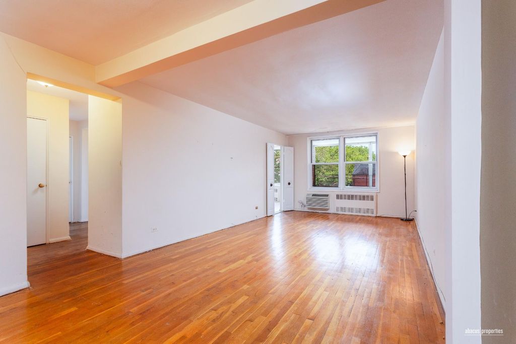 listing image 0