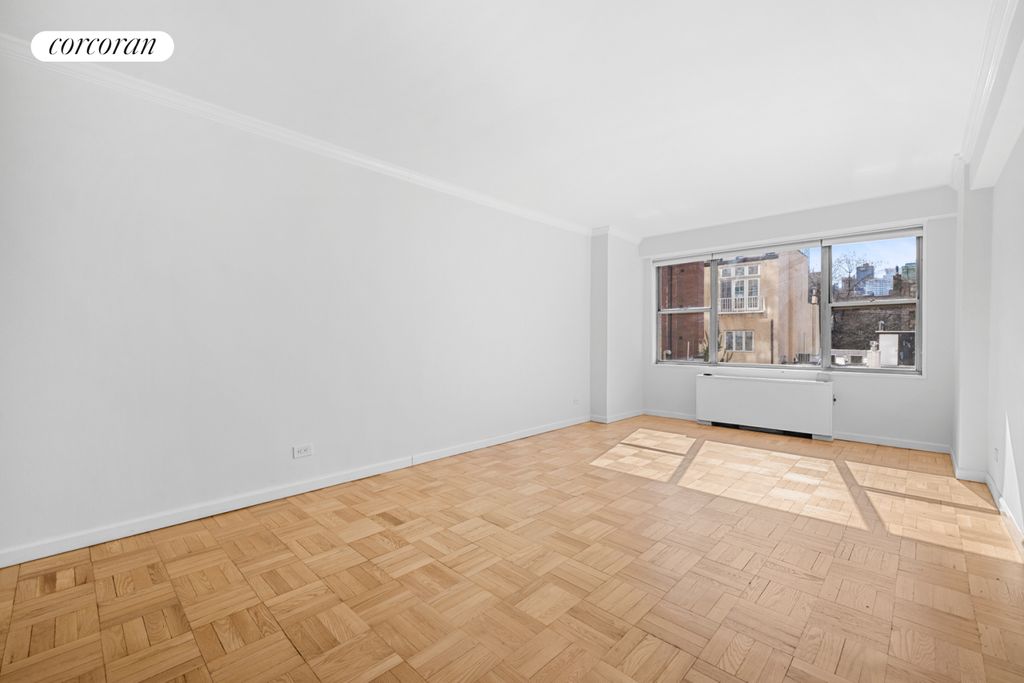 listing image 0