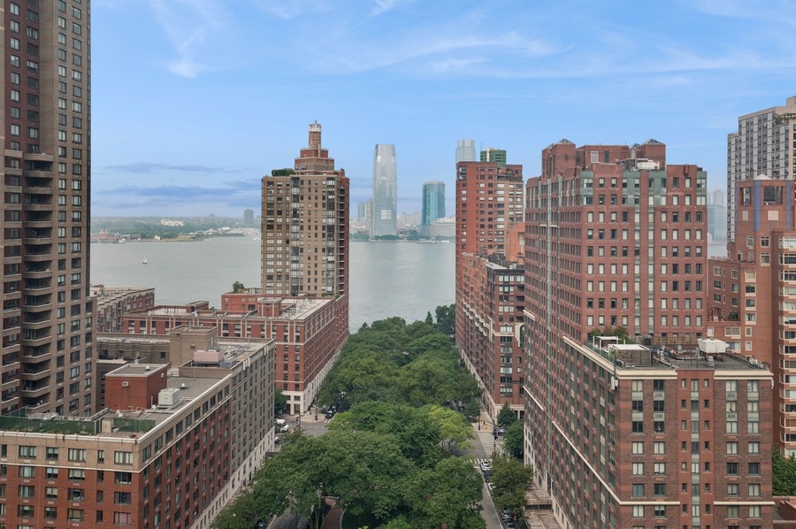 New York City, New York 10006, United States, 1 Bedroom Bedrooms, ,1 BathroomBathrooms,Residential,Active,84040