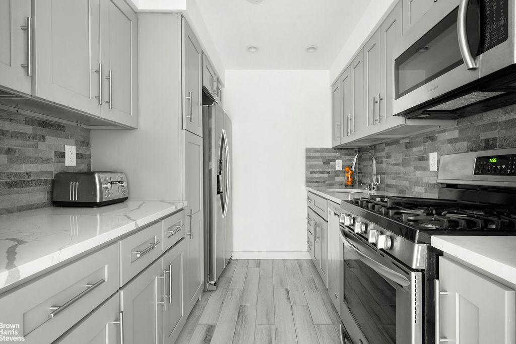 listing image 0